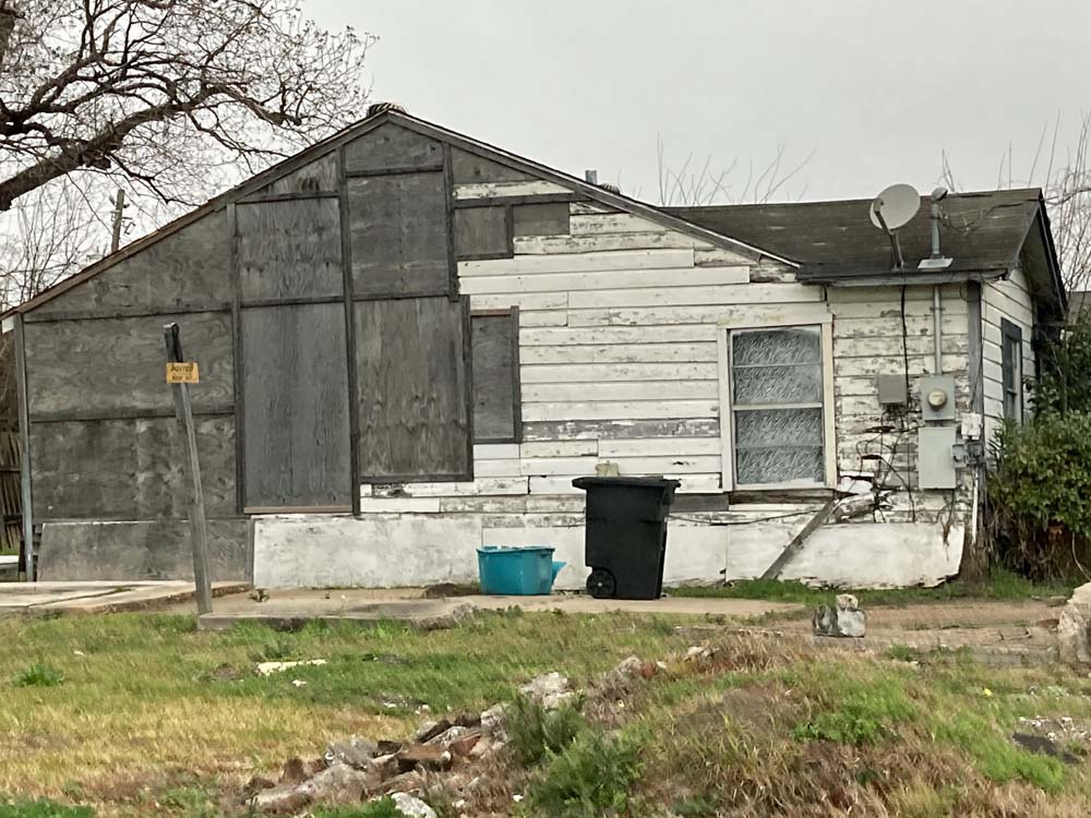 Old house purchased by home buyers company in Fort Worth